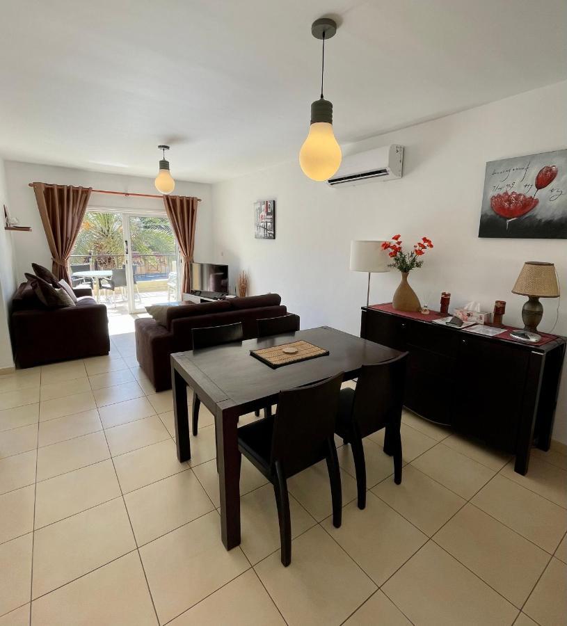 109 Queens Gardens, Paphos Lägenhet Exteriör bild